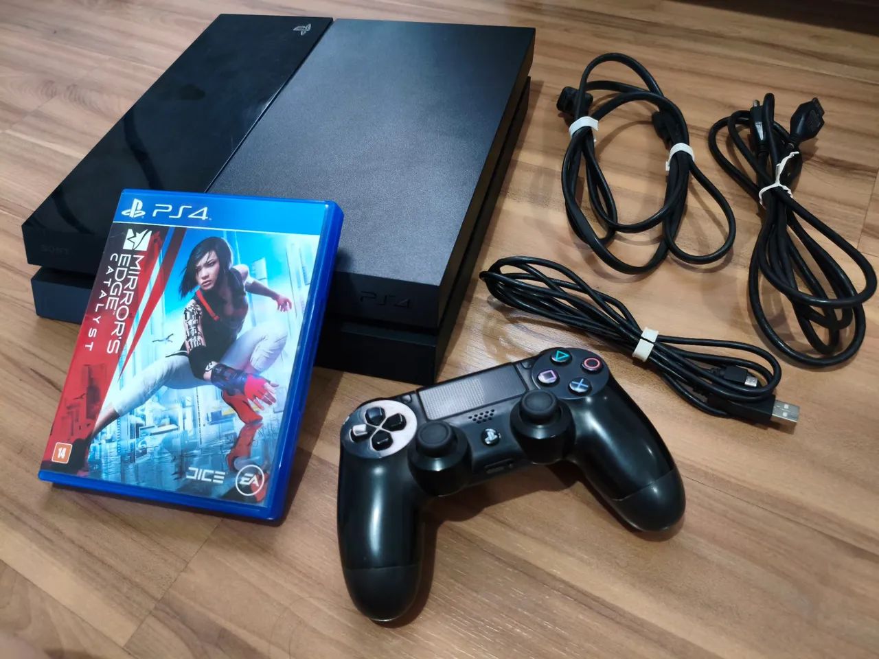 PS4 revisado com 2 teras de espaço 
