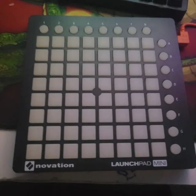 LAUNCHPAD MK2 MINI COM CAIXA SEMINOVA - Foto 2