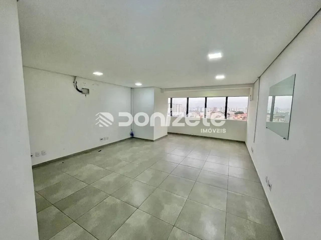 Sala, 39 m² - venda por R$ 329.999,99 ou aluguel por R$ 2.356,07/mês - Vila Gilda - Santo  - Foto 2