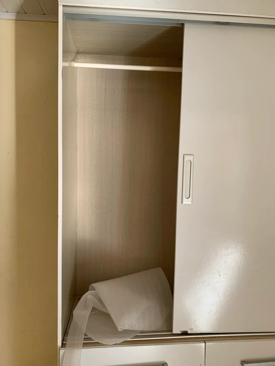 Guarda roupas com porta de correr  - Foto 3