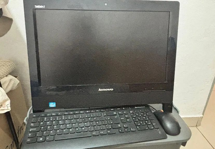Pc monitor junto com teclado e mouse 