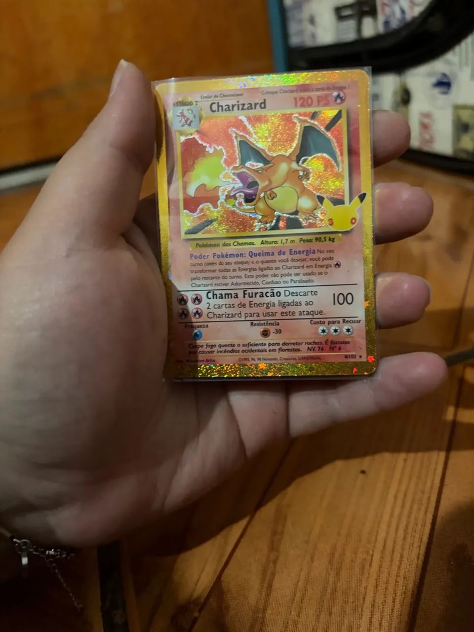 CARD CHARIZARD POKÉMON 30 ANOS - Foto 2