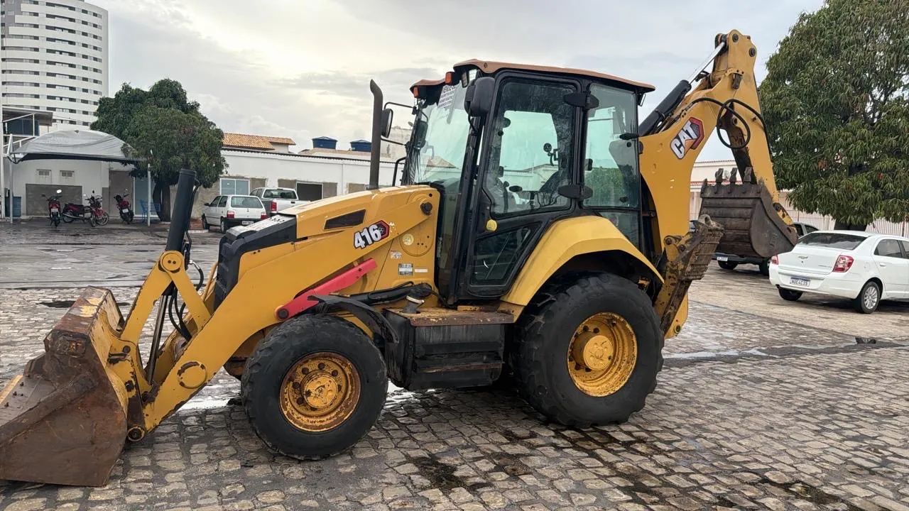 Retroescavadeira Cat  - Foto 4