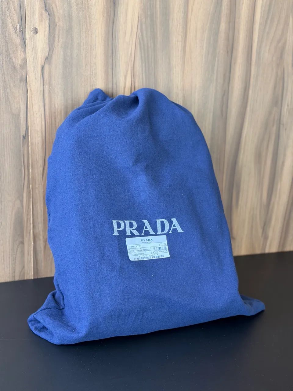 Mochila Prada em Saffiano marrom  - Foto 4