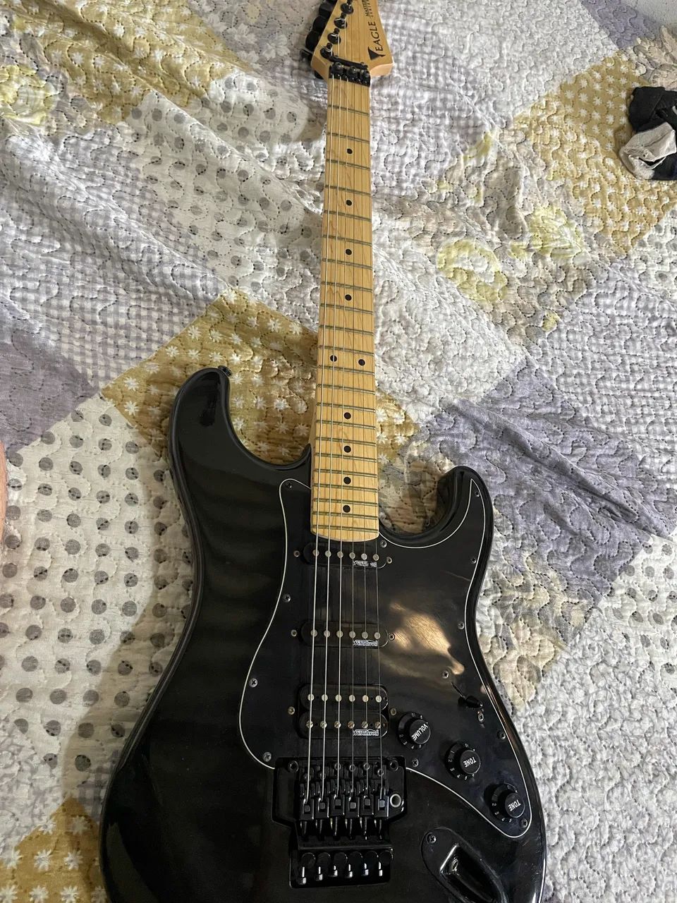 GUITARRA EAGLE STM 771 floyd rose