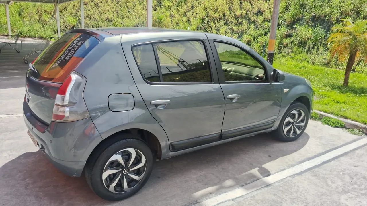Renault Sandero AUTHENTIQUE HI-FLEX 1.0 16V 5P 2014