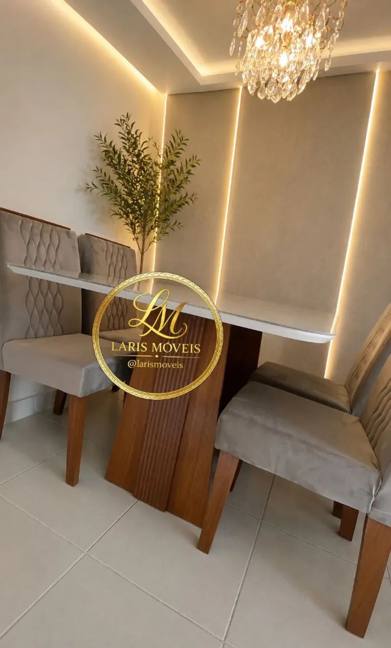 Mesa Lari com 4 cadeiras - Vidro 1,36m - NOVO