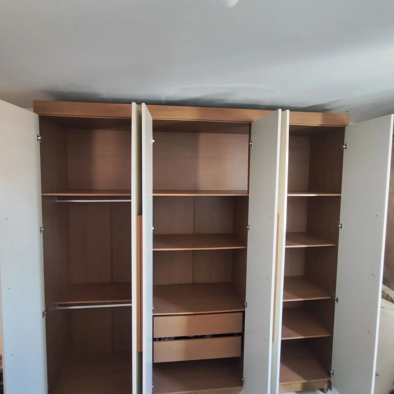 Guarda roupa 6 portas semi novo