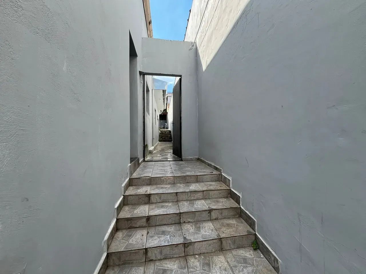 Vendo Imóvel Comercial com Edícula e 2 Vagas - Foto 3