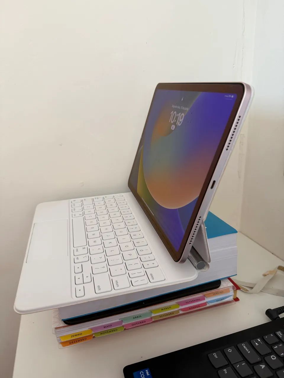 iPad + caneta+ capa de teclado- tudo original da IPhone  - Foto 2