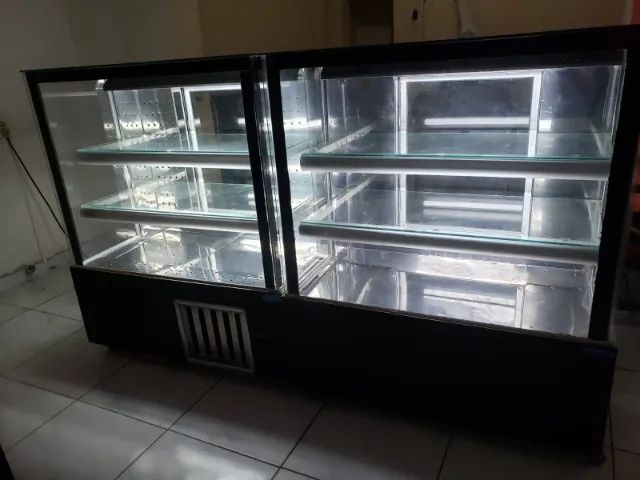 Vitrine expositora gelada e natural