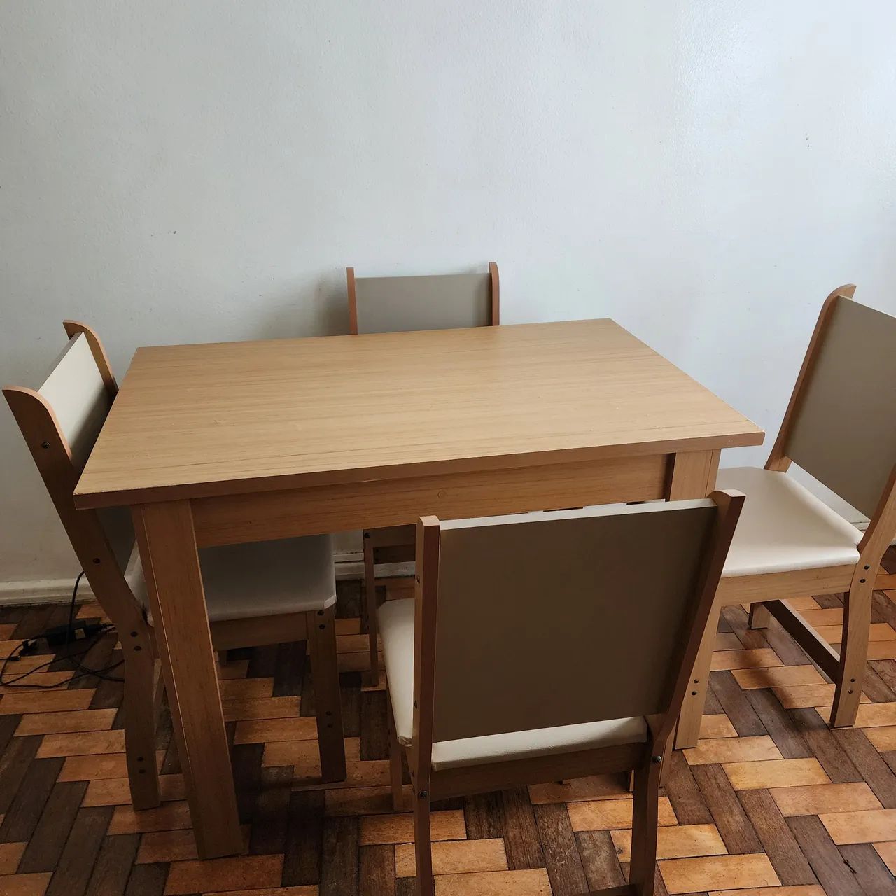 Mesa 4 cadeiras