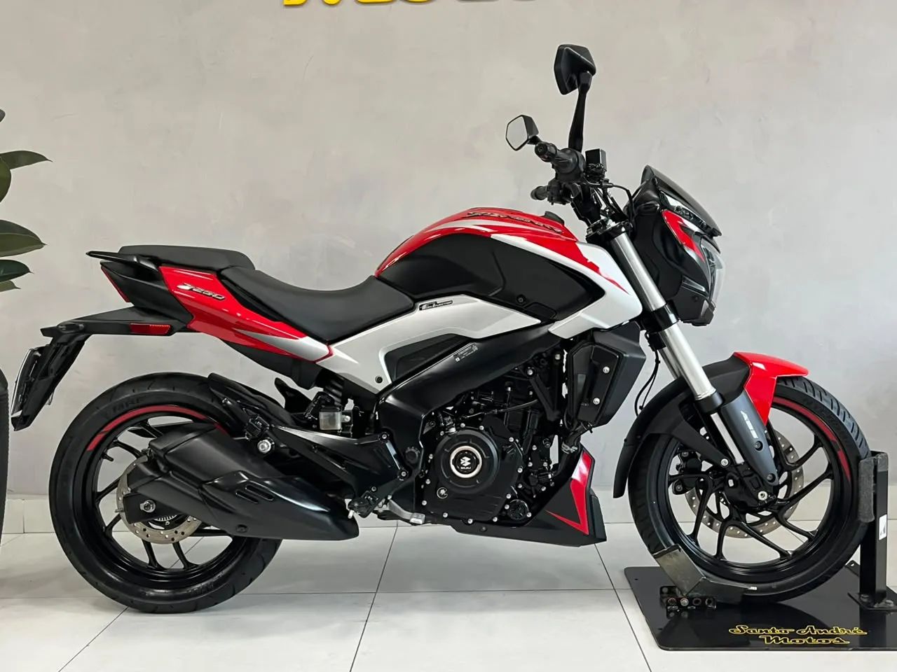 Bajaj DOMINAR 250 - Foto 2