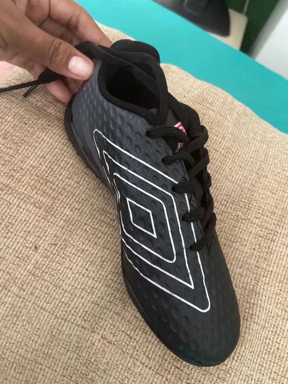 Chuteira society umbro novíssima, número 31. - Foto 3