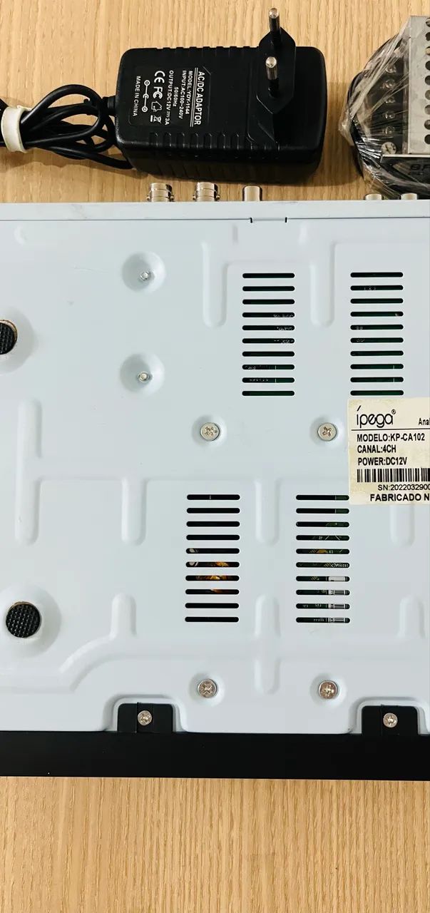 DVR ÍPEGA, 4Canais, AC 100-240V completo com câmera. - Foto 2