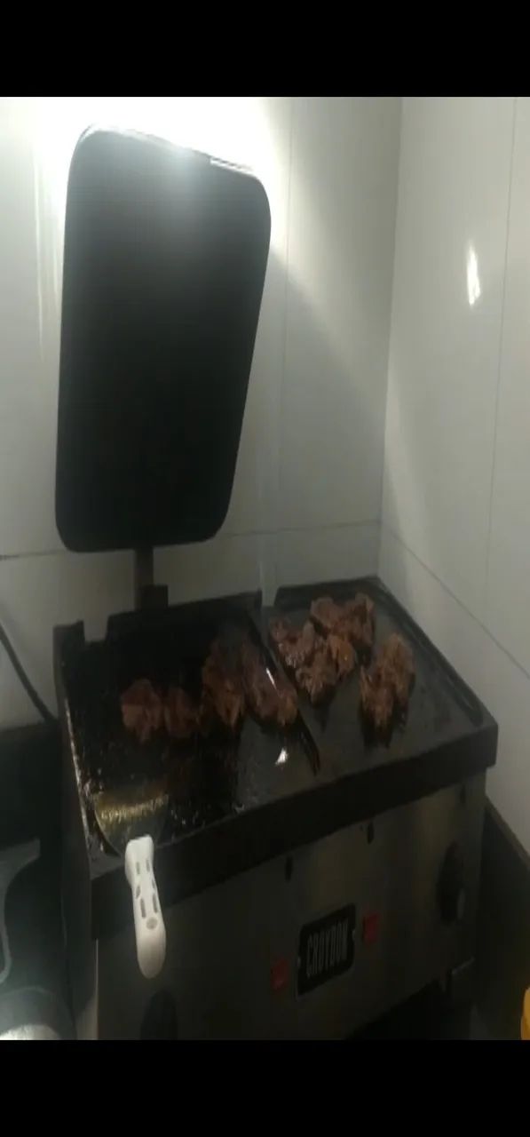 CHAPA, SANDUICHEIRA E GRILL 