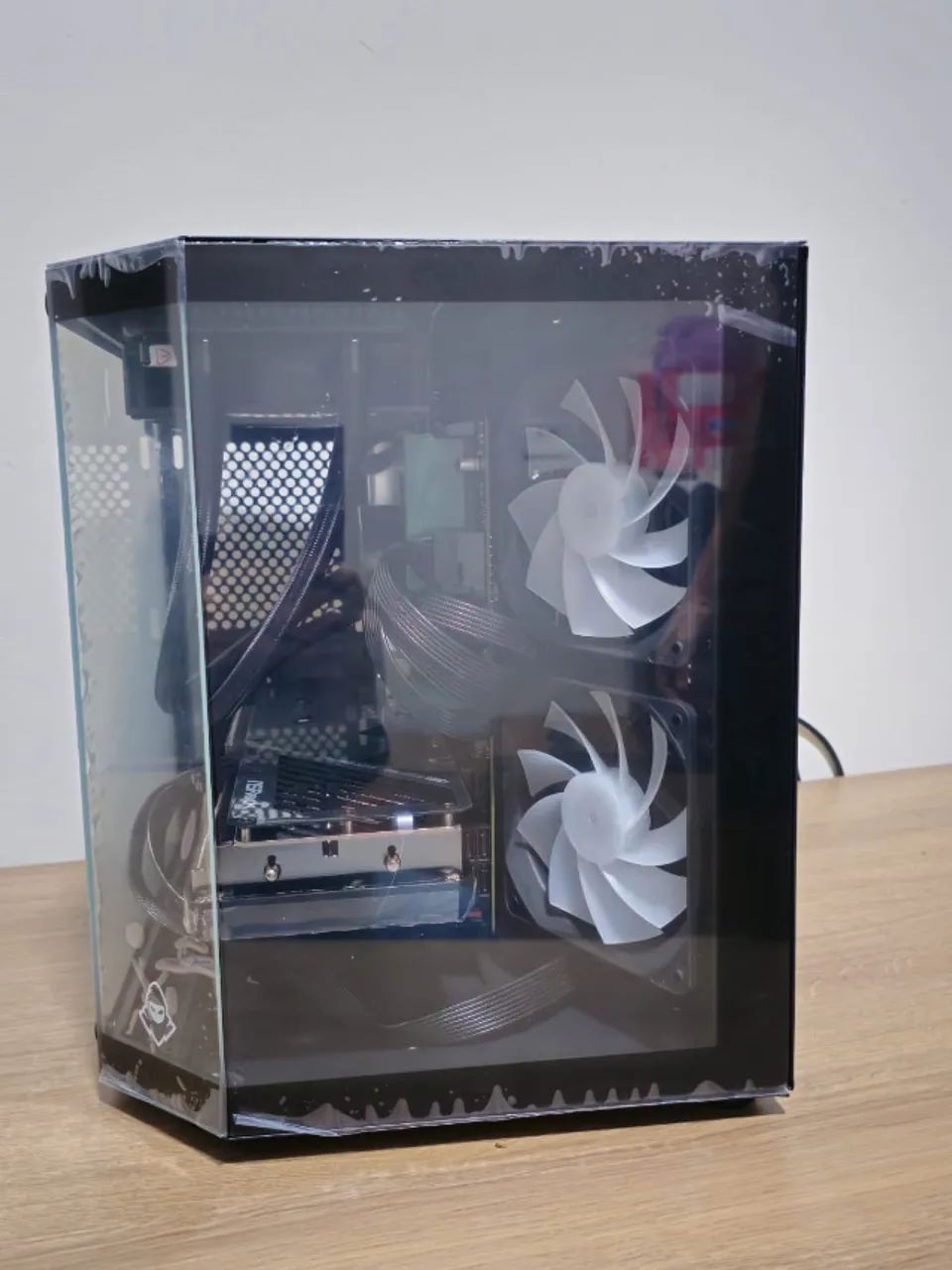 RYZEN 7 8700F RX 7600 TRIPLE FAN - Foto 4