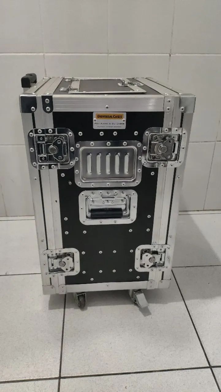 Rack de periféricos com aparelhos  - Foto 4