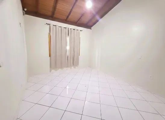 Balneário do Estreito, ampla residência com terreno de 408,00m² - Foto 4