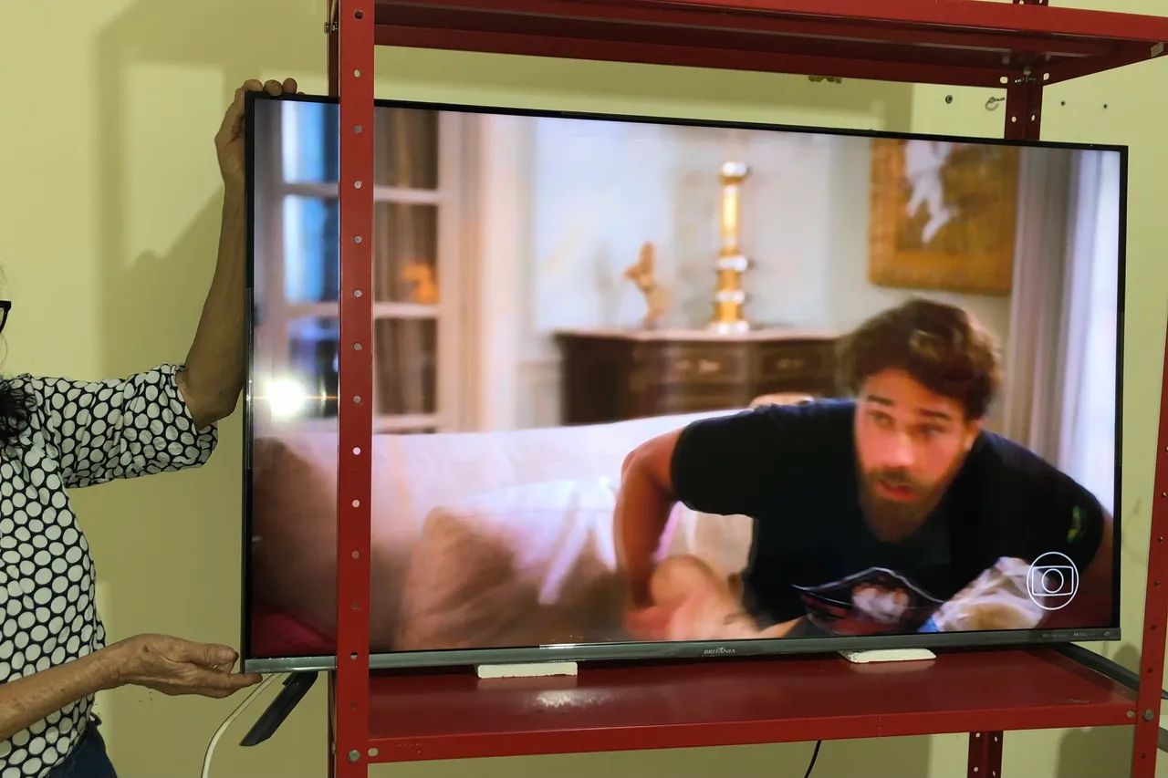 TV BRITÂNIA 50 POLEGADAS 4K  - Foto 3