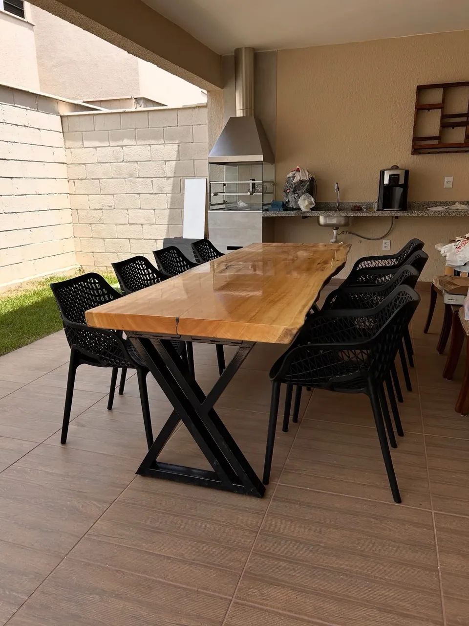 Mesa de Madeira + 10 cadeiras  - Foto 2