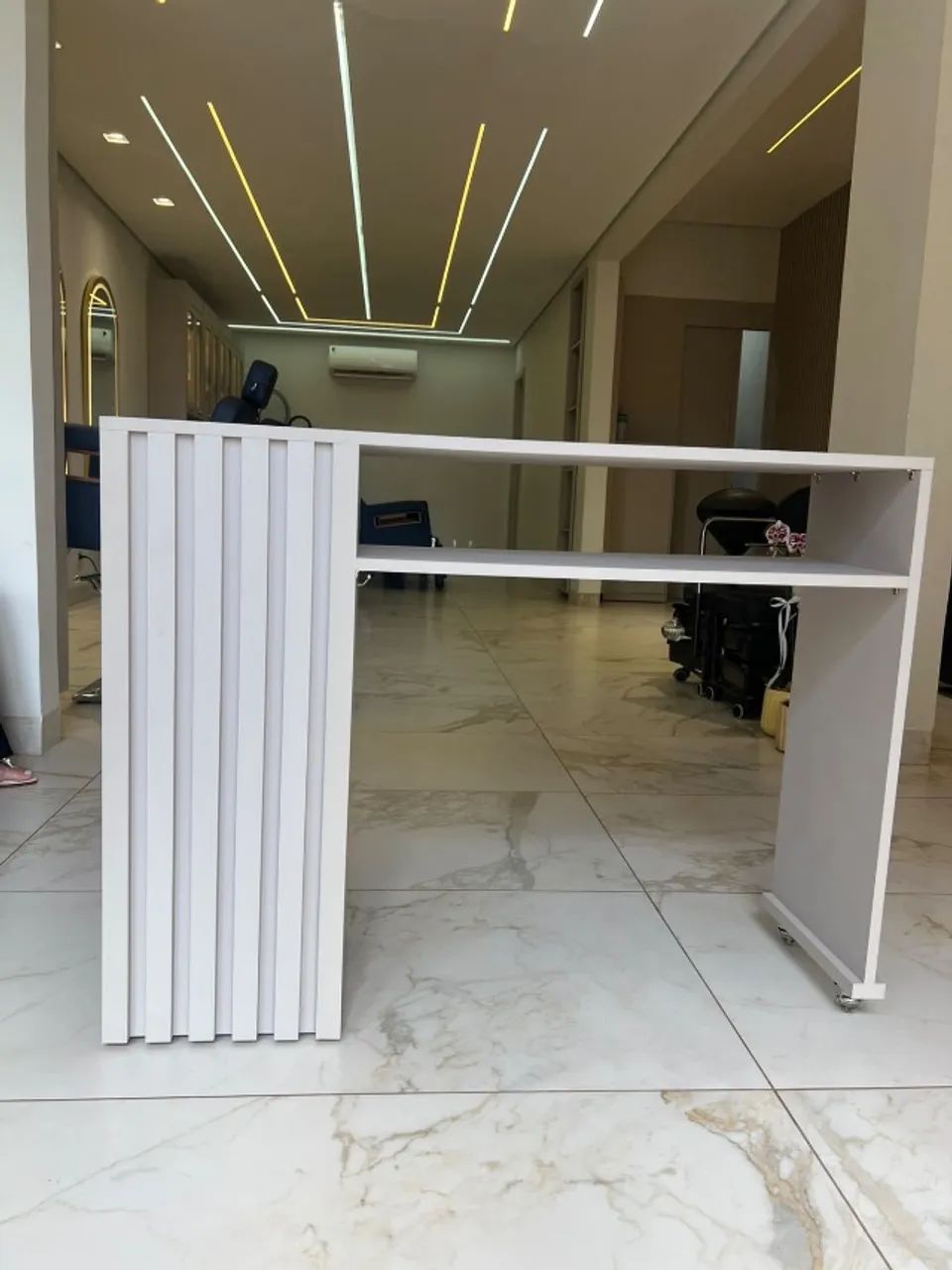 Escrivaninha com gaveta  - Foto 4