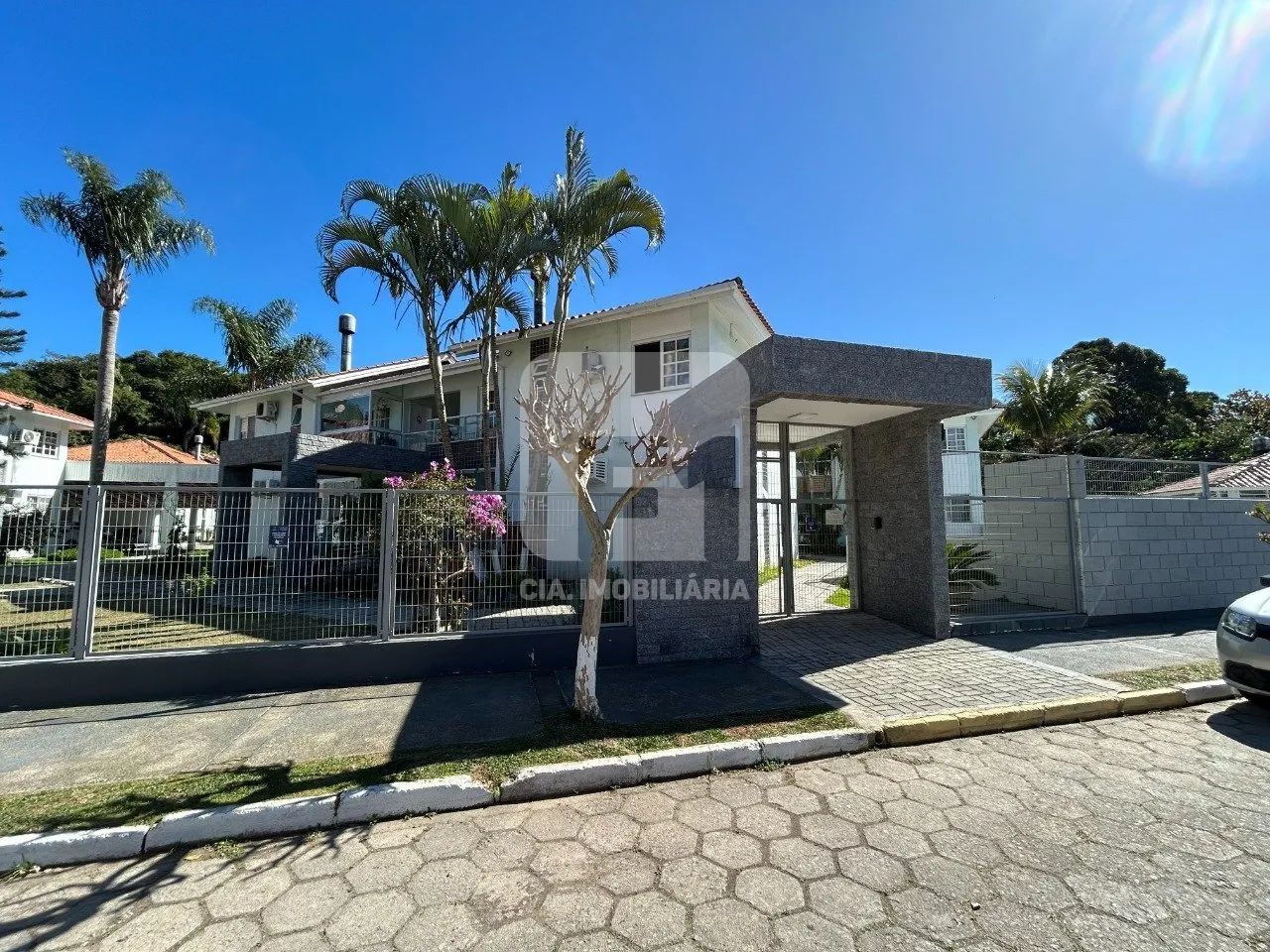 Apartamento 3 quartos semi mobiliado Canasvieiras