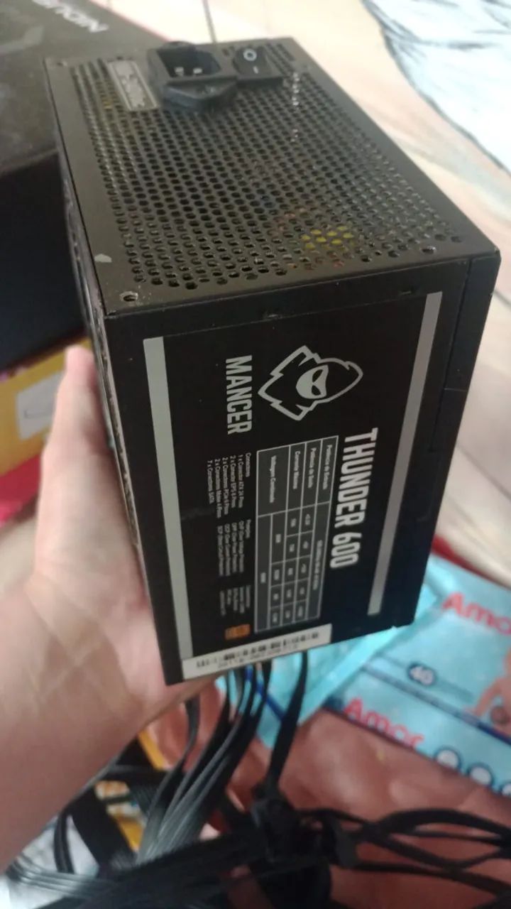 Fonte Mancer Thunder 600w, 1 ano de uso