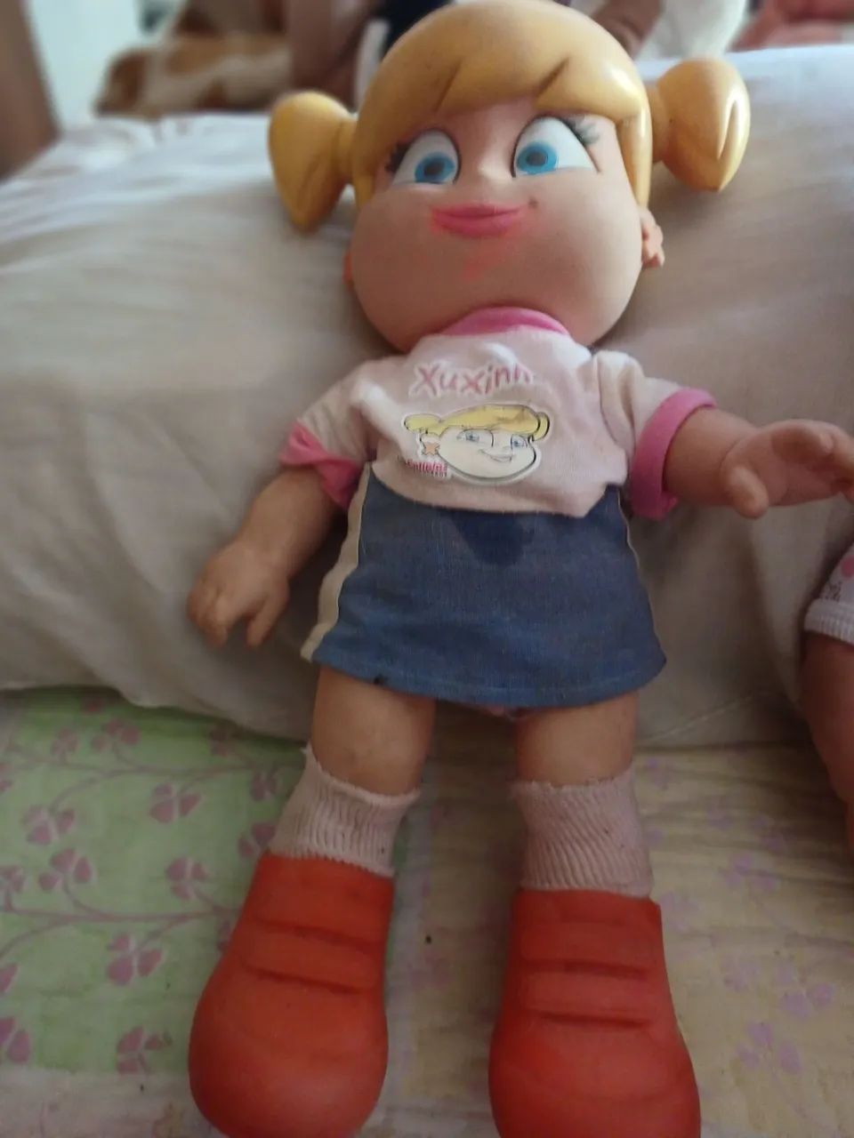 Boneca xuxinha  funcionando. 