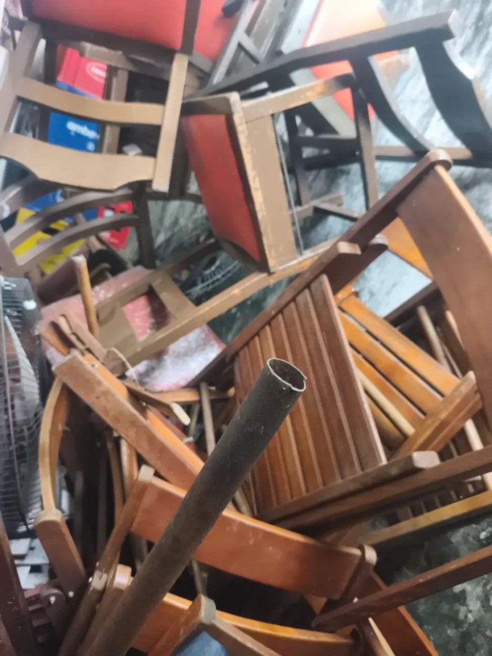 Mesas e cadeiras para reforma 