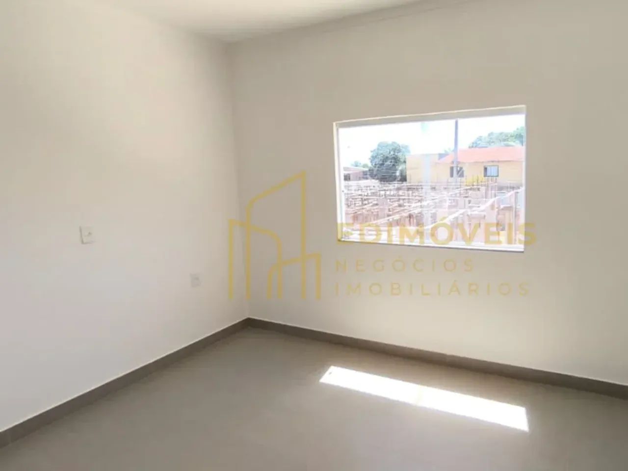 Não Perca! Linda Casa em São Francisco com 4 Quartos e Sala Iluminada - Foto 3
