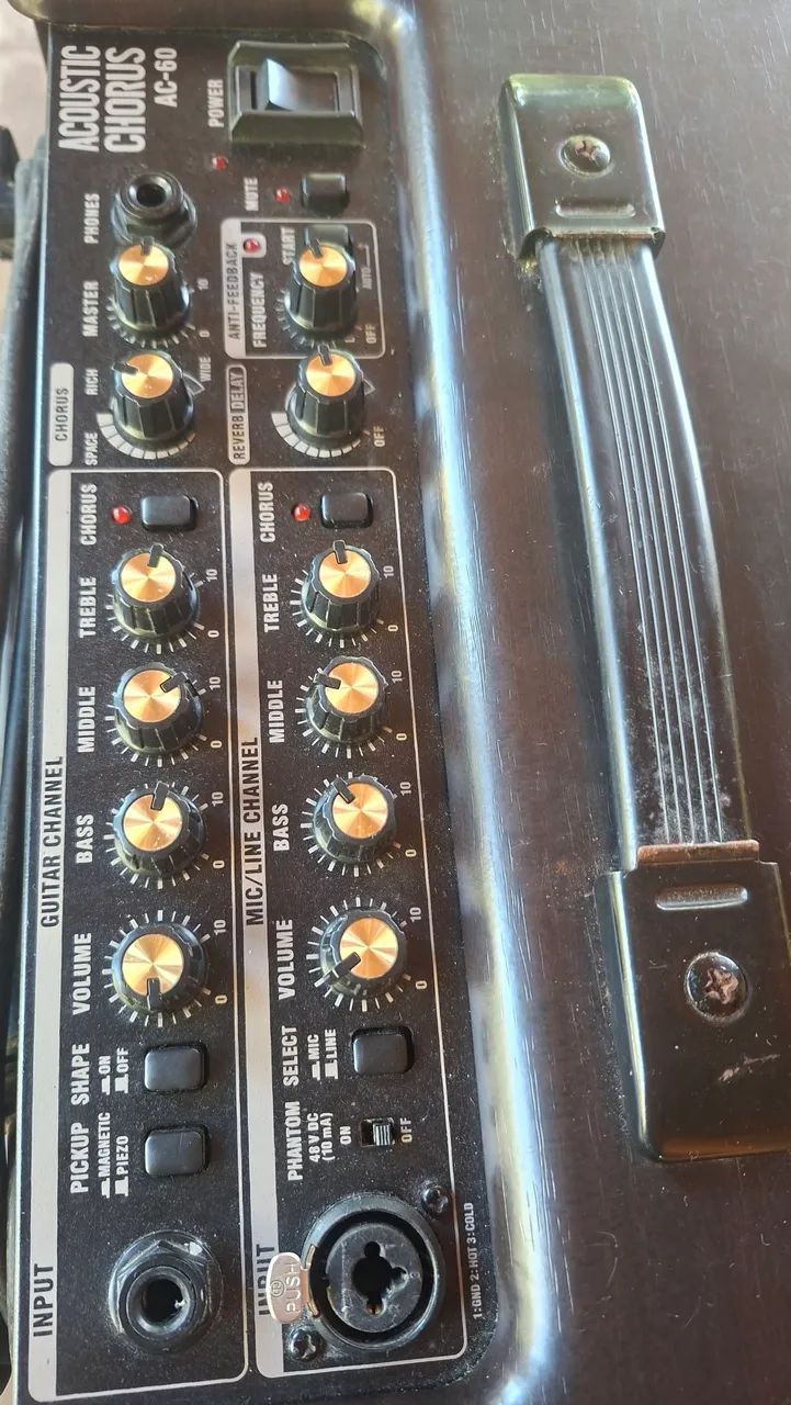 Amplificador Roland AC-60 - Foto 2
