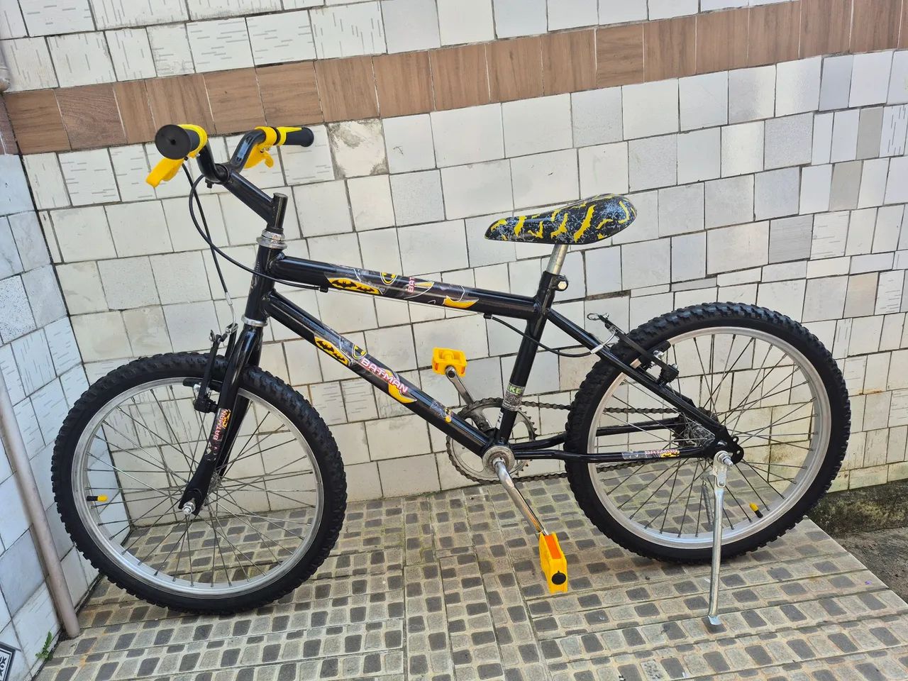 Bicicleta aro 20 Batman semi nova  - Foto 5