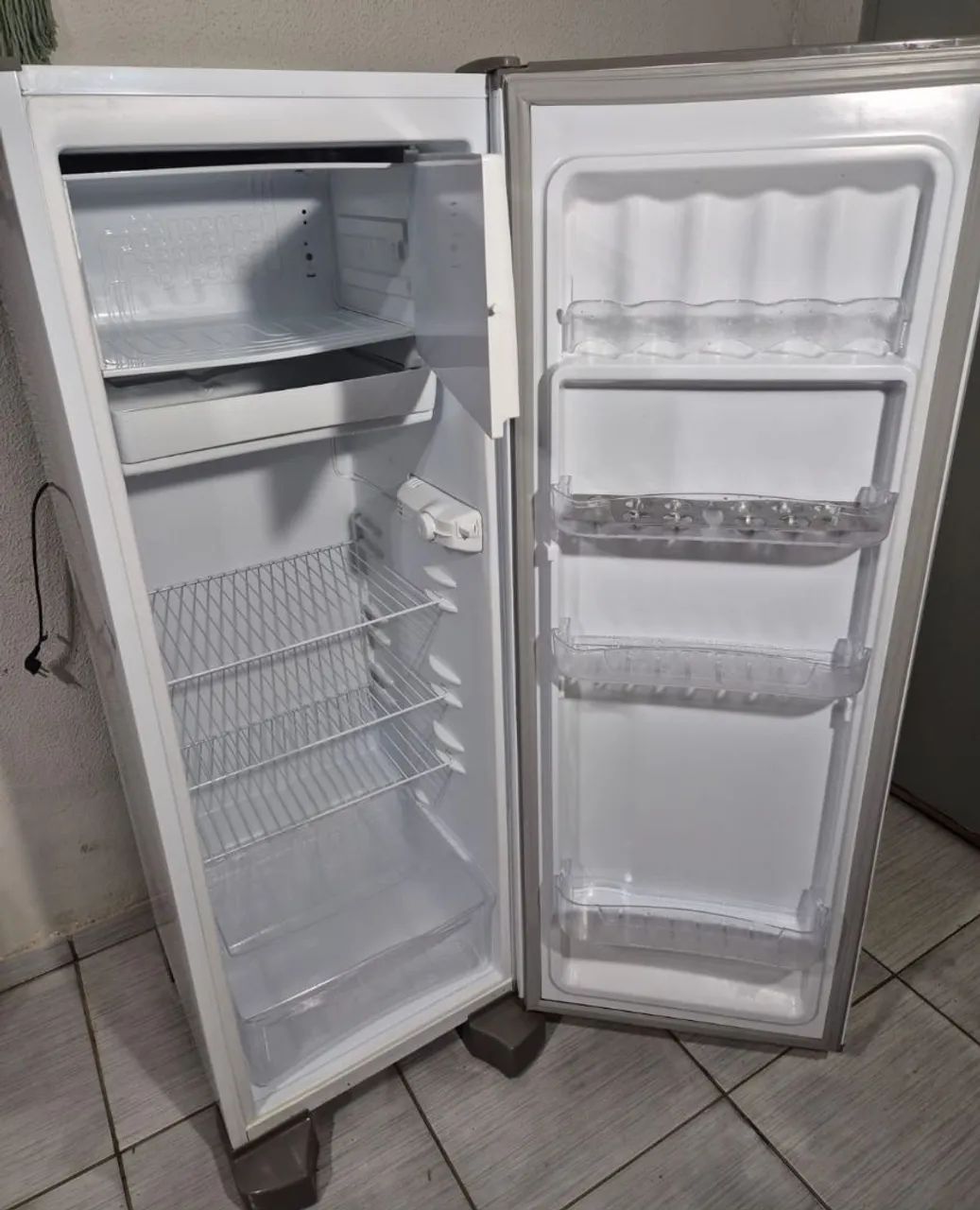 Geladeira Esmaltec 