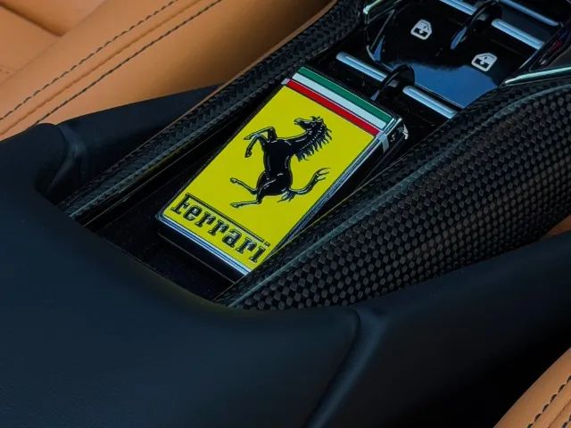 Ferrari 296 GTS (Híbrido), foto 19 de 20