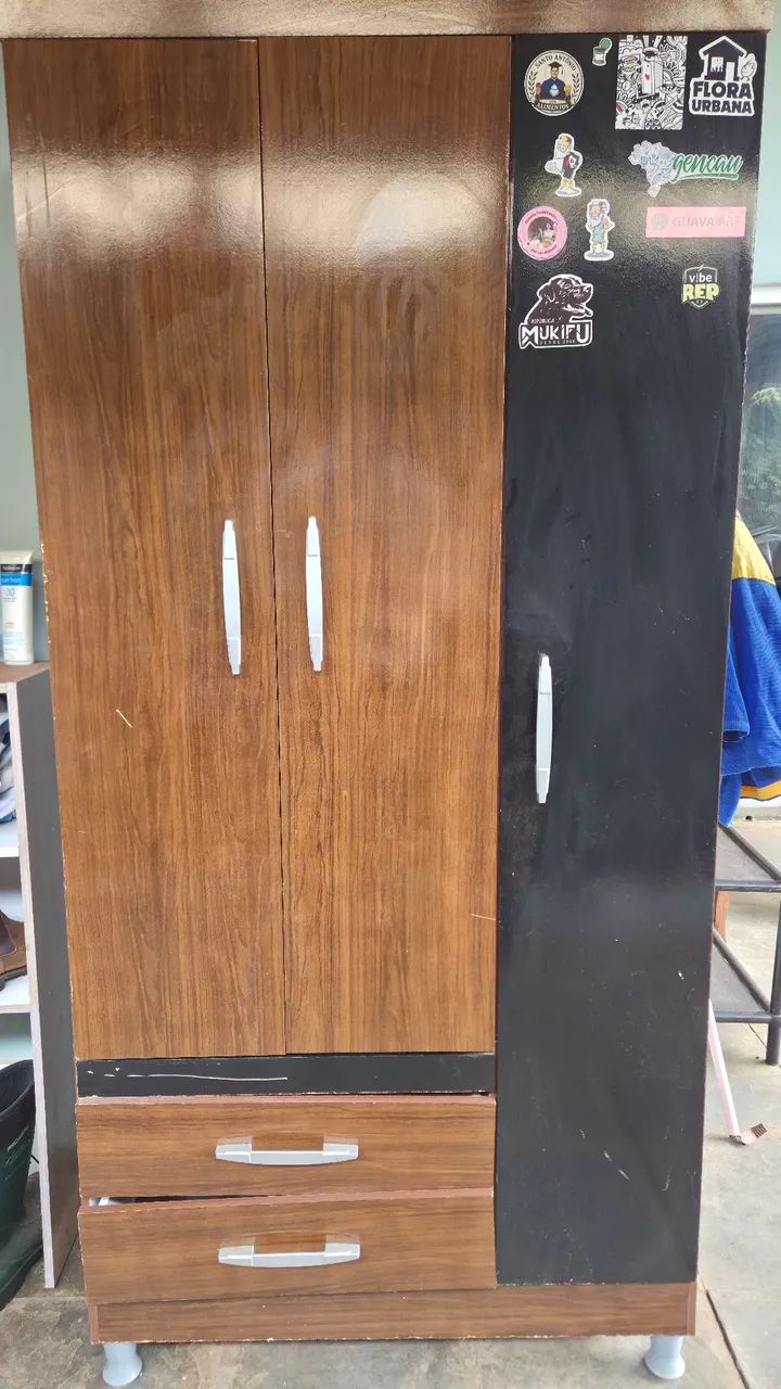 Guarda-roupa usado