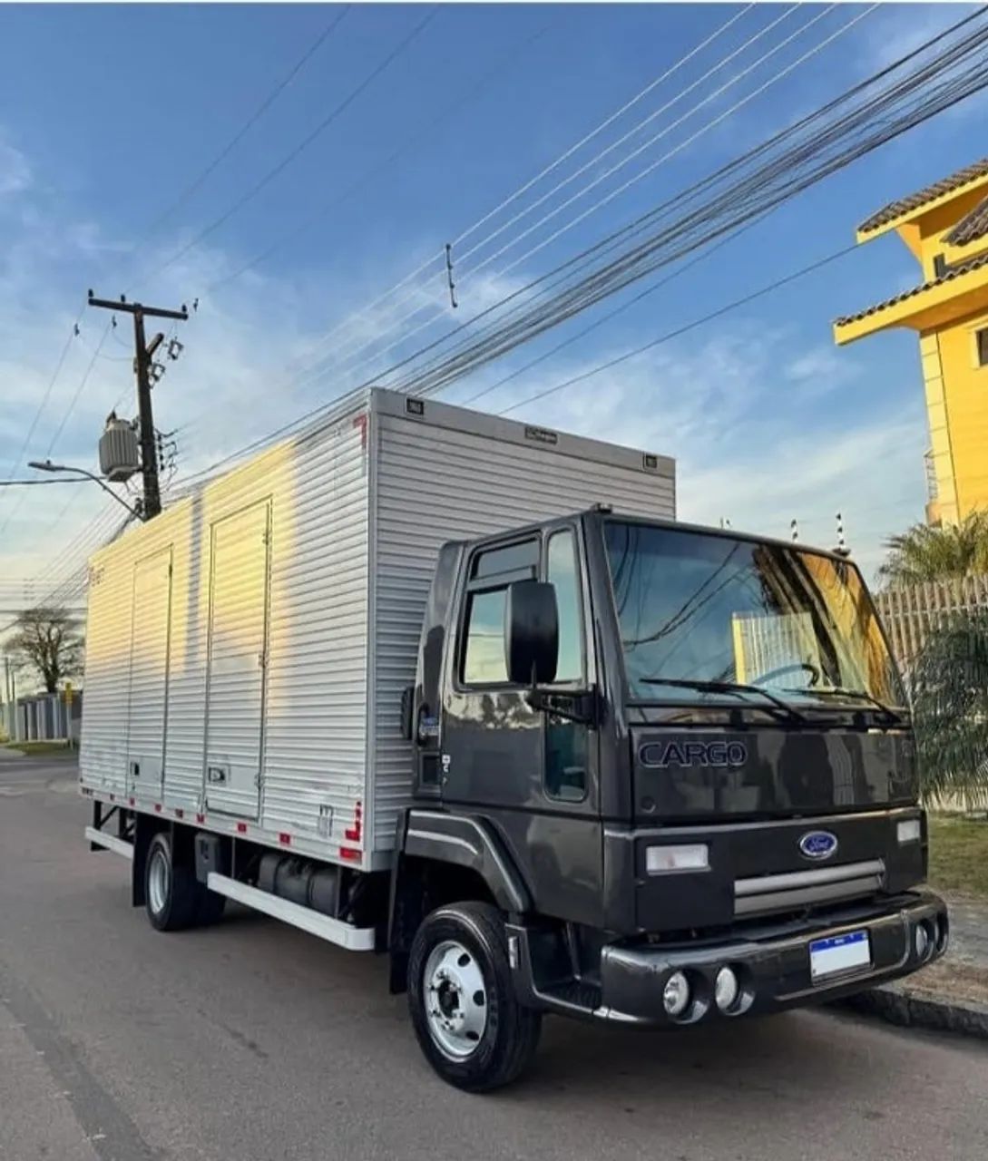 Ford cargo 816 2013 