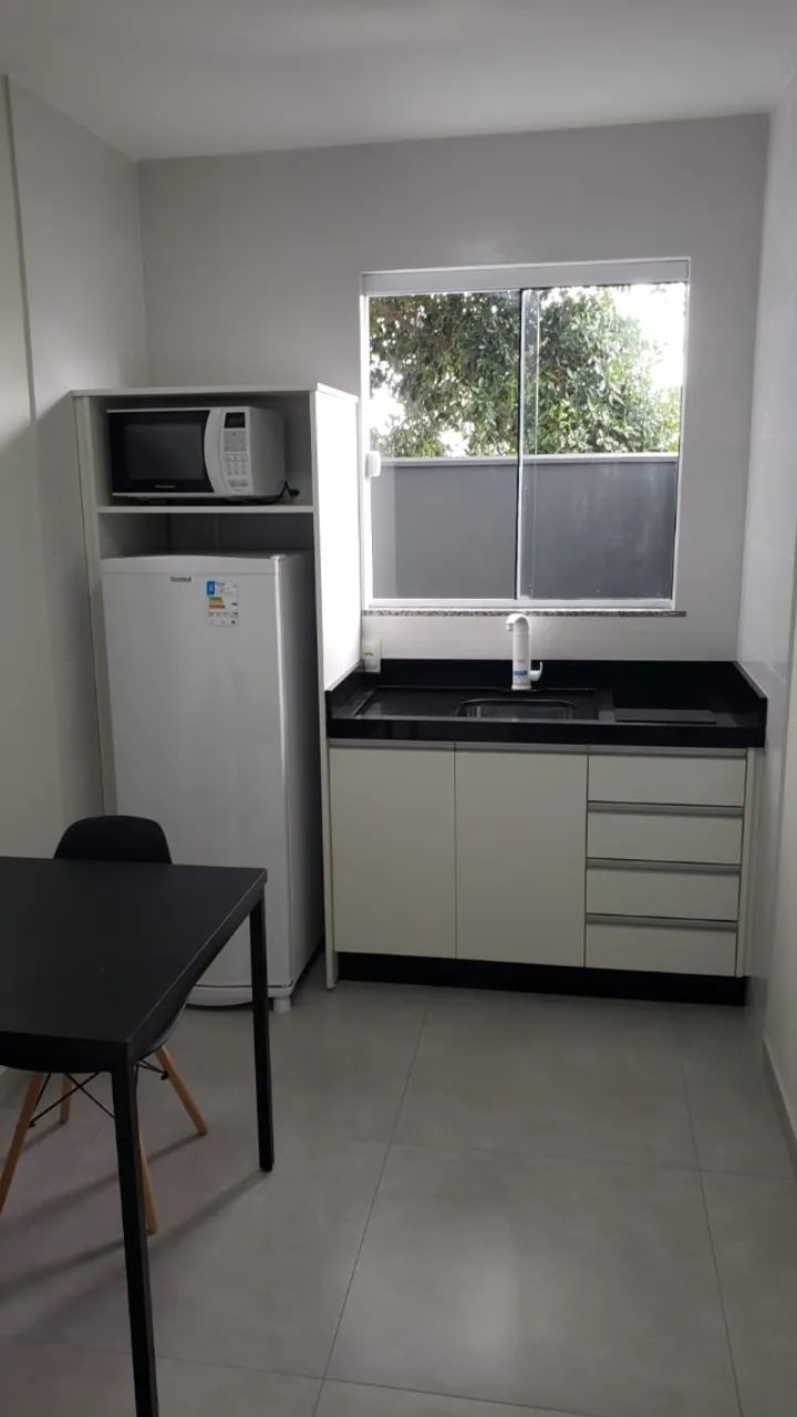 Apto em Capoeiras de 1 quarto mobiliado - 05 minutos centro Florianópolis - Foto 2