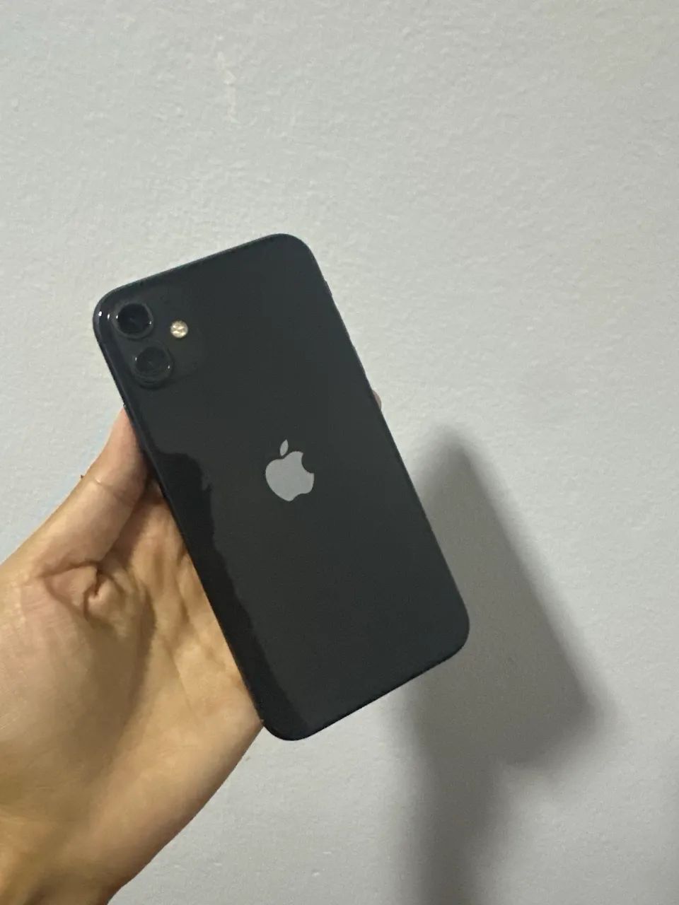 iPhone 11 - 128g  ( sem sinal de celular)
