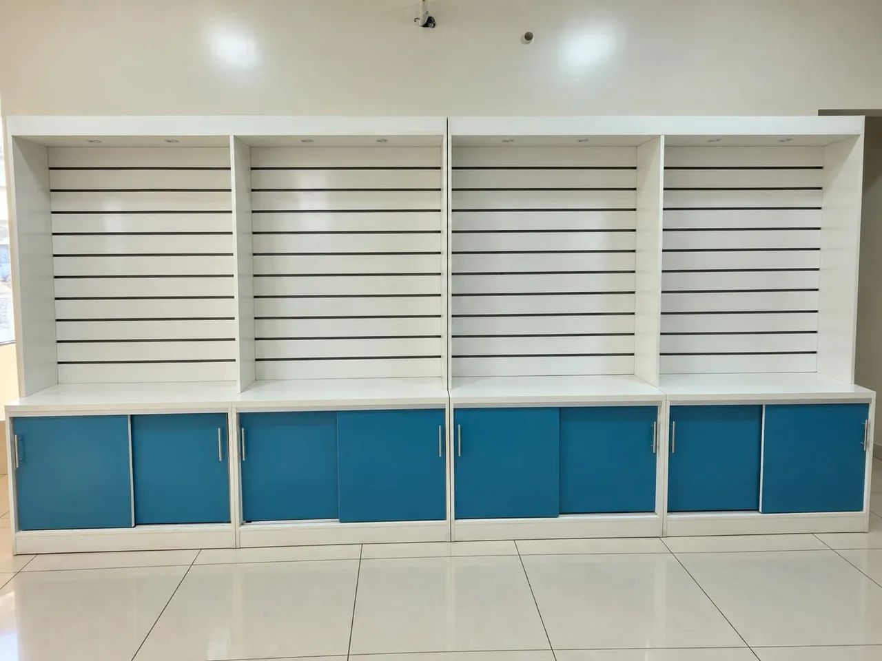 Expositor comercial  - Foto 2