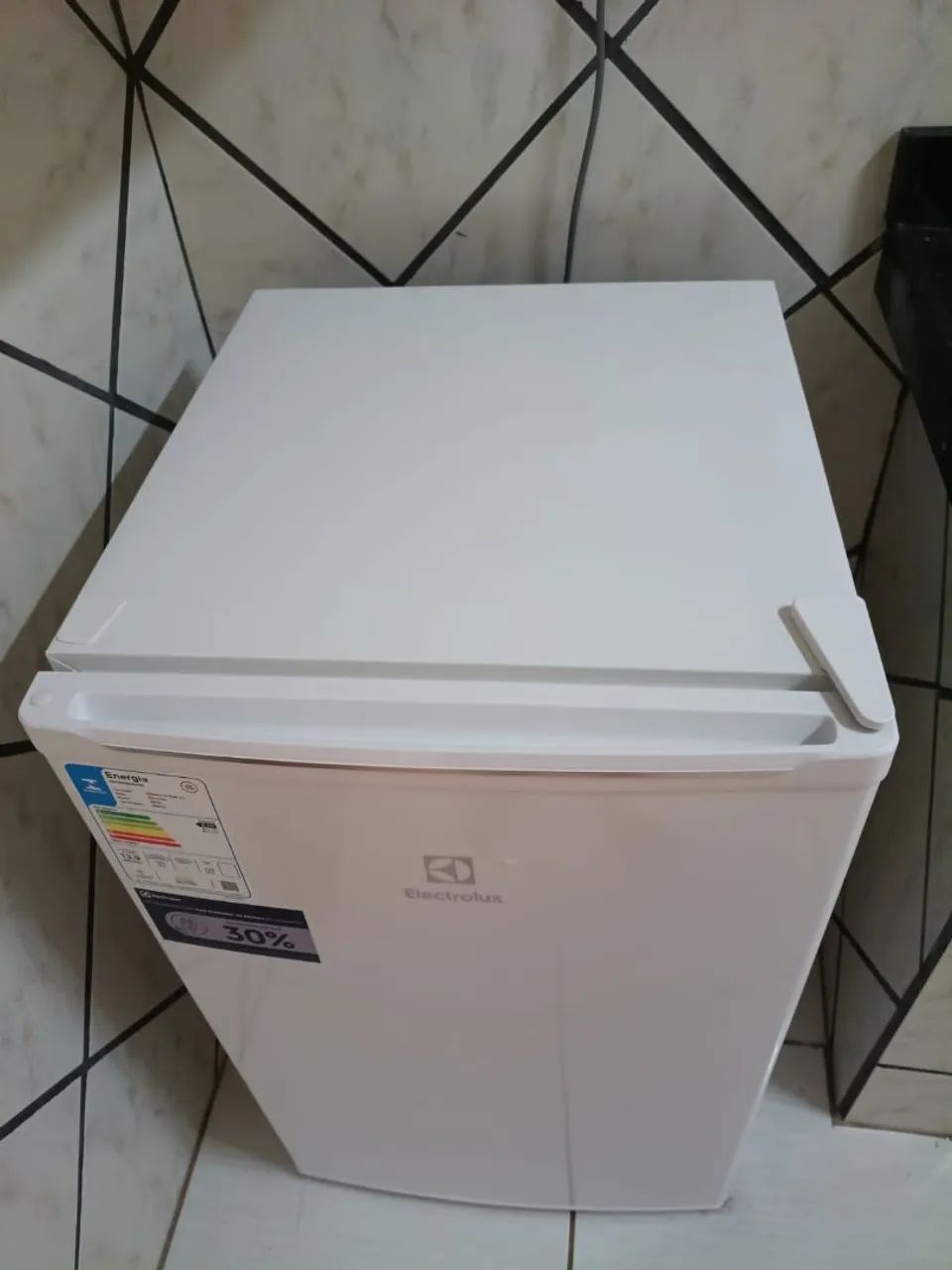 Frigobar Electrolux 