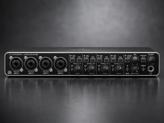 INTERFACE BEHRINGER UMC404HD - SUPER CONSERVADA