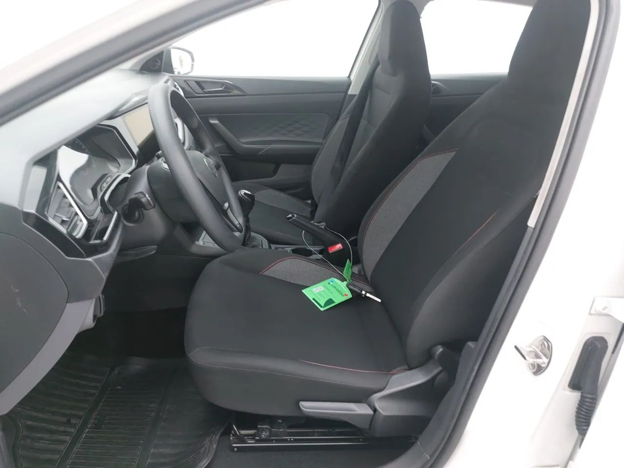 Volkswagen Polo Track 1.0 Flex 12V 5p, foto 16 de 18