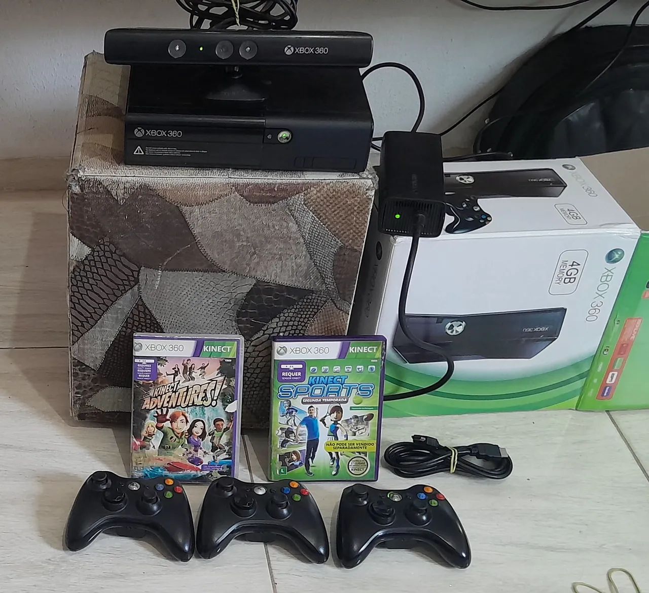 Xbox360 E 4G + Kinect + 3 controles e 2 jogos para Kinect 
