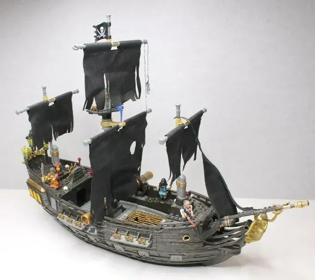 Mega Bloks Piratas Do Caribe 3 - Navio Pérola Negra 175pçs - Foto 2