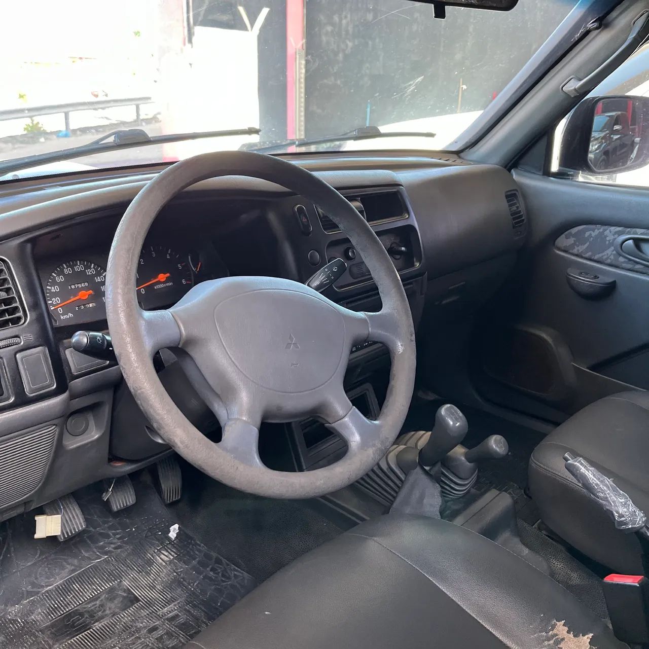 Mitsubishi L200 GL 2.5 4X4 CD Diesel 2009 - Foto 2