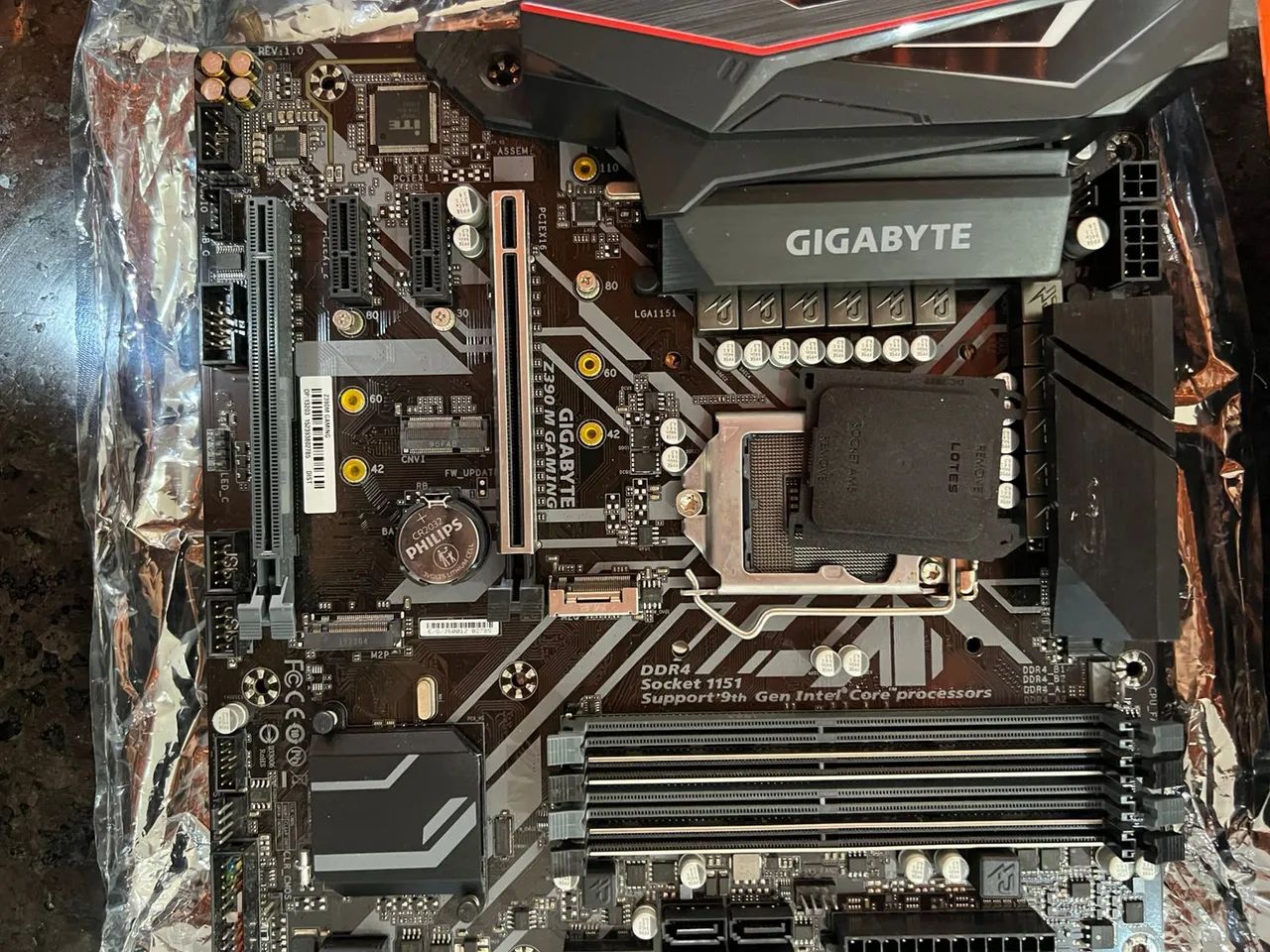 PLACA MÃE GIGABYTE Z390 M GAMING- COM DEFEITO