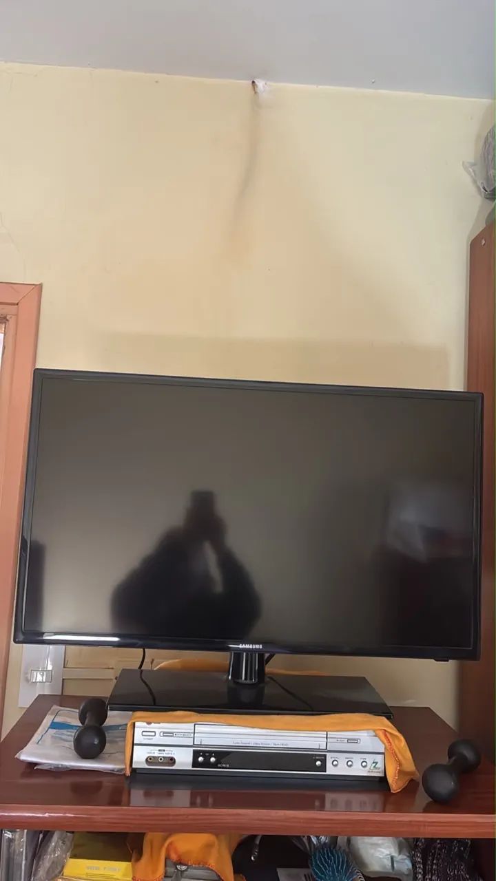 TV Samsung 32? (não é smart) e VideoCassete