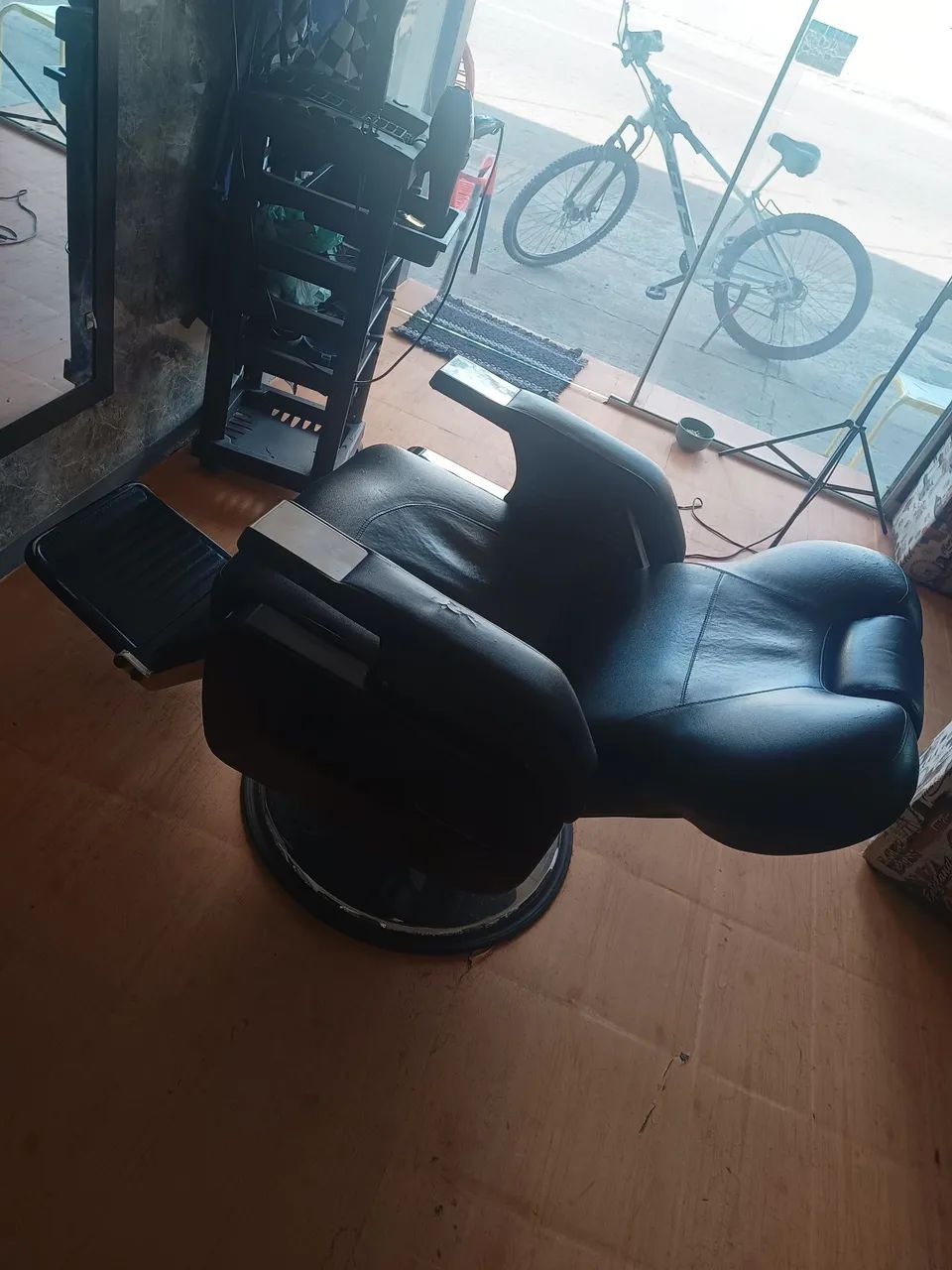 Poltrona de barbeiro - Suporte 150kgs