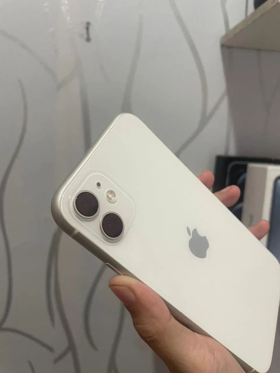 iPhone 11 64GB branco Impecável  - Foto 2